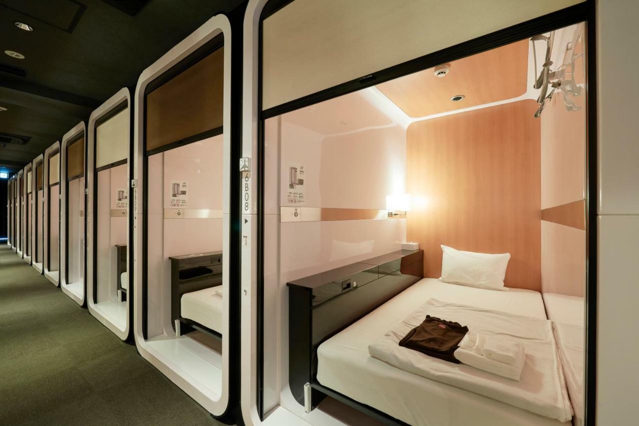 Отель First Cabin Tokyo Dome City Экстерьер фото